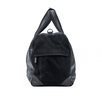 K0024AB | Canvas/Vera Leather Travel Duffle Bag, full-grain, ruffled - Black Color. Nickel Antique Accessories, Zipper Closure. Dimensions: 48 x 31 x 22 cm - Packaging: Tnt bag
