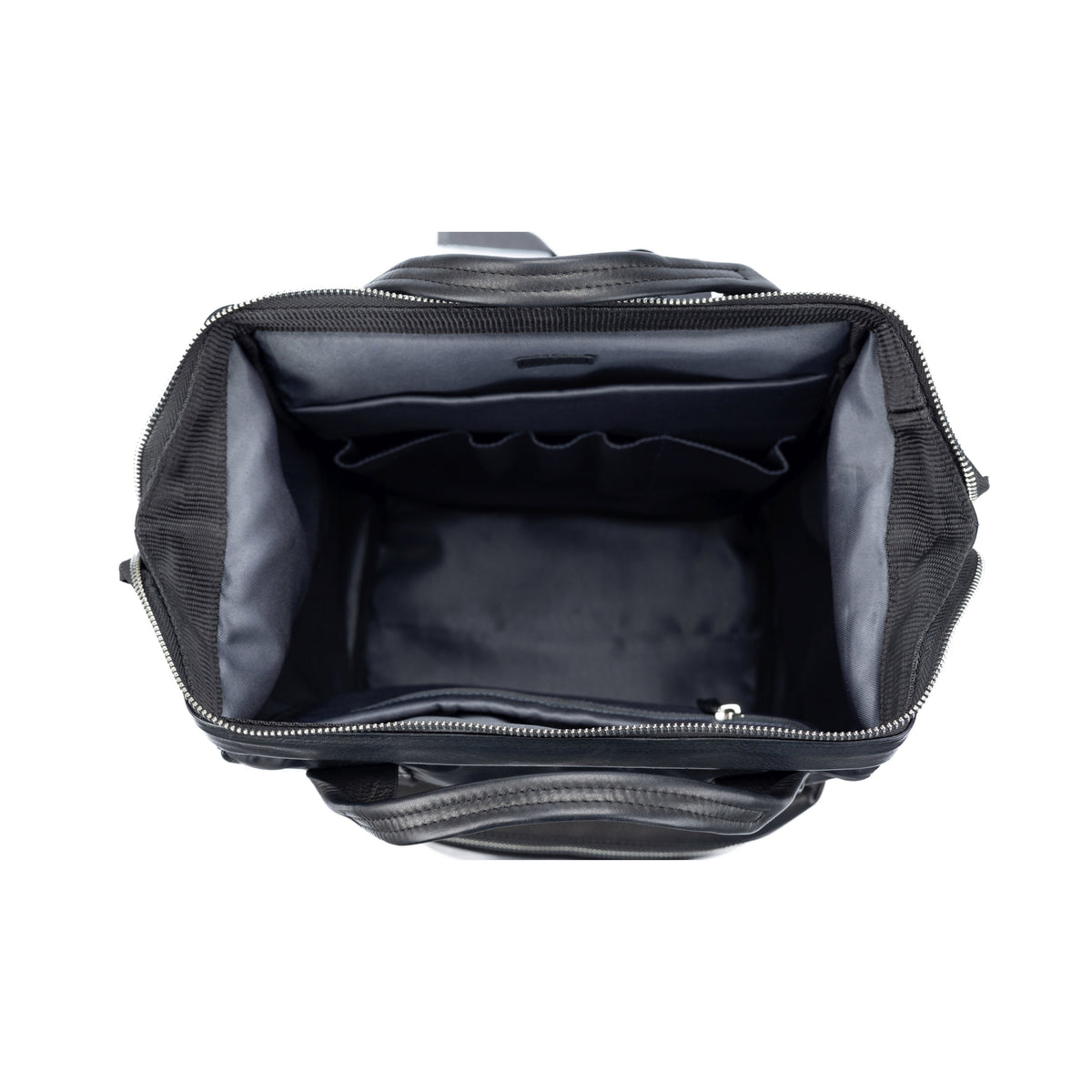 K0037AB | Waterproof Nylon Backpack/Full Grain Leather with Light Grain - Black Color - Polished Nickel Accessories. Dimensions: 27 x 39 x 19 cm - Packaging: Tnt bag